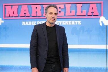 Daniel Guzman, 23 Nisan 2024 'te Madrid' deki Capitol sinemasında çekilen 