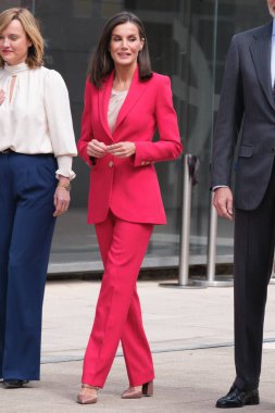 İspanya Kraliçesi Letizia, 26 Nisan 2024 tarihinde İspanya 'nın Madrid şehrinde düzenlenen Barcelona ve Albertville 1992 Olimpiyat Oyunları' na katılımıyla ilgili bir anma eylemine katılıyor..