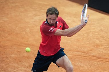 Daniil Medvedev, Matteo Arnaldi 'ye karşı Mutua Madrid Açık' ın beşinci gününde 27 Nisan 2024 tarihinde Madrid, İspanya 'da oynanan maçta oynanan 64..