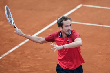 Daniil Medvedev, Matteo Arnaldi 'ye karşı Mutua Madrid Açık' ın beşinci gününde 27 Nisan 2024 tarihinde Madrid, İspanya 'da oynanan maçta oynanan 64..