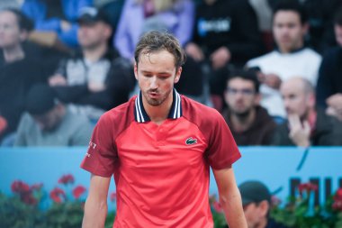 Daniil Medvedev, Matteo Arnaldi 'ye karşı Mutua Madrid Açık' ın beşinci gününde 27 Nisan 2024 tarihinde Madrid, İspanya 'da oynanan maçta oynanan 64..