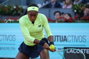 ABD 'li Coco Gauff, 27 Nisan 2024' te İspanya 'nın Madrid kentinde La Caja Magica' da oynanan Mutua Madrid Açık 'ın beşinci gününde Dayana Yastremska' ya karşı oynadığı beşinci tur karşılaşmasında