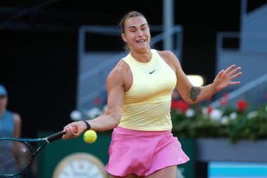 Aryna Sabalenka, 28 Nisan 2024 tarihinde İspanya 'nın Madrid kentinde La Caja Magica' da oynanan Mutua Madrid Açık 'ın altıncı gününde oynanan 32' nci Bayanlar Tekli Turunda Robin Montgomery 'ye karşı..
