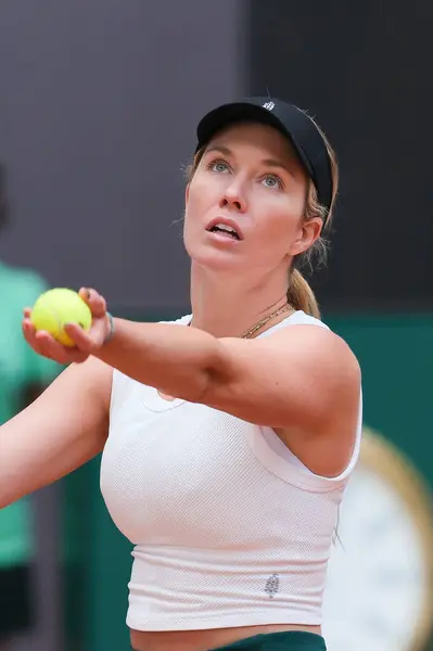 Danielle Collins Vuoden 2024 Wta Tour Madrid Open Turnauksen Kolmannella — kuvapankkivalokuva