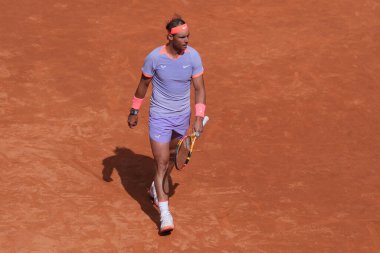 İspanya 'dan Rafael Nadal, 29 Nisan 2024 tarihinde İspanya' nın Madrid kentinde La Caja Magica 'da oynanan Mutua Madrid Açık' ta oynanan 32 'nci tur karşılaşmasında Cachin' e karşı oynamıştır.