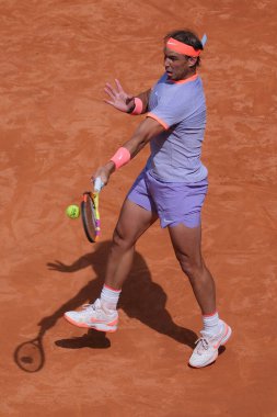 İspanya 'dan Rafael Nadal, 29 Nisan 2024 tarihinde İspanya' nın Madrid kentinde La Caja Magica 'da oynanan Mutua Madrid Açık' ta oynanan 32 'nci tur karşılaşmasında Cachin' e karşı oynamıştır.