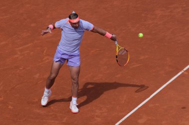 İspanya 'dan Rafael Nadal, 29 Nisan 2024 tarihinde İspanya' nın Madrid kentinde La Caja Magica 'da oynanan Mutua Madrid Açık' ta oynanan 32 'nci tur karşılaşmasında Cachin' e karşı oynamıştır.