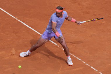 İspanya 'dan Rafael Nadal, 29 Nisan 2024 tarihinde İspanya' nın Madrid kentinde La Caja Magica 'da oynanan Mutua Madrid Açık' ta oynanan 32 'nci tur karşılaşmasında Cachin' e karşı oynamıştır.