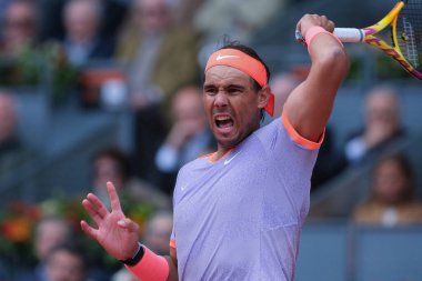 İspanya 'dan Rafael Nadal, 29 Nisan 2024 tarihinde İspanya' nın Madrid kentinde La Caja Magica 'da oynanan Mutua Madrid Açık' ta oynanan 32 'nci tur karşılaşmasında Cachin' e karşı oynamıştır.