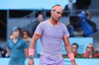 İspanya 'dan Rafael Nadal, 29 Nisan 2024 tarihinde İspanya' nın Madrid kentinde La Caja Magica 'da oynanan Mutua Madrid Açık' ta oynanan 32 'nci tur karşılaşmasında Cachin' e karşı oynamıştır.