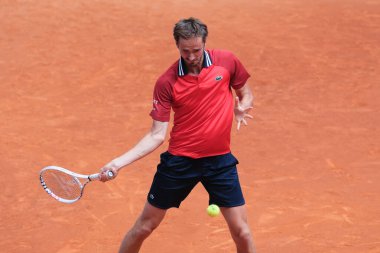 Rus Daniil Medvedev, İspanya 'nın Madrid kenti Caja Magica' da düzenlenen 2024 ATP Tour Madrid Açık tenis turnuvası sırasında 29 Nisan 2024 tarihinde faaliyete geçti.. 
