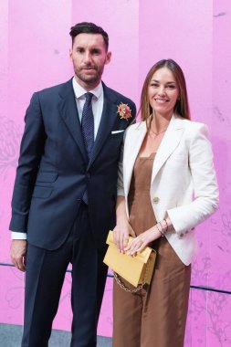 Rudy Fernandez, Helen Lindes 2 Mayıs 2024 'te İspanya' nın Madrid şehrinde Real Casa de Correos 'ta Dos de Mayo ödülünün sunumu sırasında.