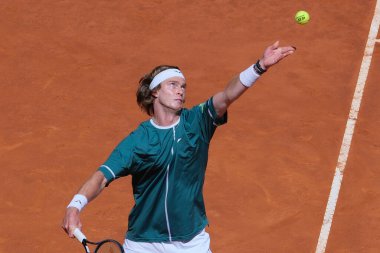 Andrey Rublev, Erkekler Tekler yarı final karşılaşmasında Taylor Fritz 'e karşı La Caja Magica' da oynanan Mutua Madrid Açık 11..