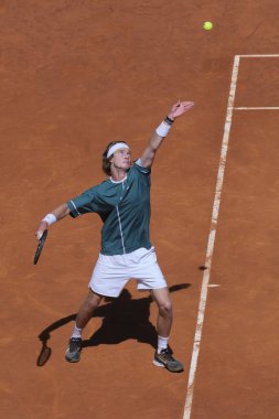 Andrey Rublev, Erkekler Tekler yarı final karşılaşmasında Taylor Fritz 'e karşı La Caja Magica' da oynanan Mutua Madrid Açık 11..