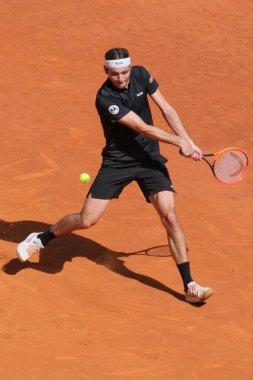 ABD 'li Taylor Fritz, Andrey Rublev' e karşı 3 Mayıs 2024 tarihinde İspanya 'nın Madrid kentinde La Caja Magica' da oynanan Mutua Madrid Açık 11..