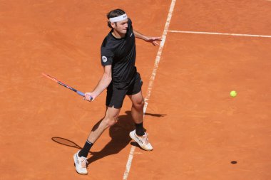 ABD 'li Taylor Fritz, Andrey Rublev' e karşı 3 Mayıs 2024 tarihinde İspanya 'nın Madrid kentinde La Caja Magica' da oynanan Mutua Madrid Açık 11..