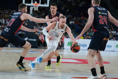 Real Madrid ve Baskonia arasında oynanan karşılaşmada Real Madrid 'den Dzanan Musa oyuncusu - Liga Endesa, WiZink Center' da 12 Mayıs 2024 tarihinde İspanya 'nın başkenti Madrid' de oynanmıştır.