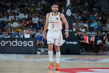 Real Madrid 'den Facundo Campazzo oyuncusu Real Madrid ve Baskonia - Liga Endesa arasında oynanan karşılaşmada 12 Mayıs 2024 tarihinde İspanya' nın başkenti Madrid 'de WiZink Center' da oynandı.