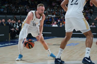 Real Madrid ve Baskonia arasında oynanan karşılaşmada Real Madrid 'den Dzanan Musa oyuncusu - Liga Endesa, WiZink Center' da 12 Mayıs 2024 tarihinde İspanya 'nın başkenti Madrid' de oynanmıştır.