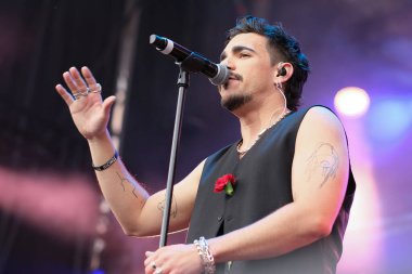 Gonzalo Hermida, Madrid Plaza Belediye Başkanı San Isidro 'daki Vive Dial konserinde sahne almaktadır. 14 Mayıs 2024 İspanya