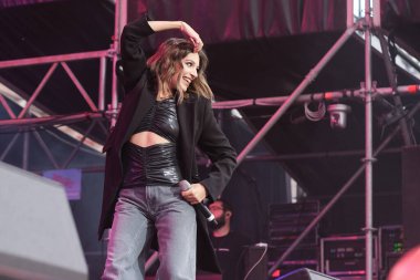 Şarkıcı Ana Guerra, Madrid Plaza Belediye Başkanı San Isidro 'daki Vive Dial konserinde sahne almaktadır. 14 Mayıs 2024 İspanya