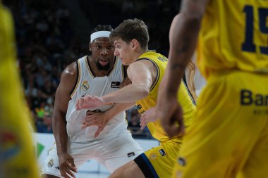 Real Madrid 'den Guerschon Yabusele, Real Madrid ile Gran Canaria arasında oynanan Liga Endesa ACB çeyrek final maçında 15 Mayıs 2024 tarihinde İspanya' nın başkenti Madrid 'de oynanmıştır.
