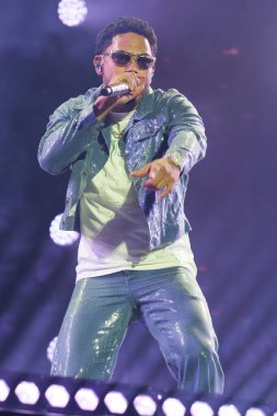 Şarkıcı Myke Towers 21 Mayıs 2024 'te İspanya' da WiZink Center 'da verdiği konserde performans sergiliyor.