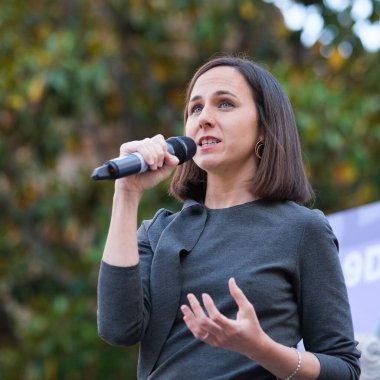 İone Belarra Podems Partisi, Podems 'in seçim kampanyasının başlangıcında, 23 Mayıs 2024 tarihinde İspanya' nın Madrid kentinde Arturo Barea meydanında,.