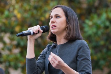 İone Belarra Podems Partisi, Podems 'in seçim kampanyasının başlangıcında, 23 Mayıs 2024 tarihinde İspanya' nın Madrid kentinde Arturo Barea meydanında,.