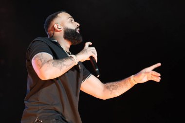 Porto Rikolu şarkıcı Eladio Carrion, 25 Mayıs 2024 tarihinde İspanya 'nın Madrid şehrinde gerçekleştirilen Wizink Center' da Sol Maria Tour sırasında sahne aldı.