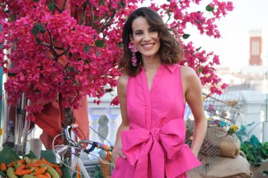 Madrid 'deki Puerta de Sol' da Bogot Marcando Estilo 'nun sunumu sırasında Kolombiyalı aktris Laura Londoo. 28 Mayıs 2024 İspanya