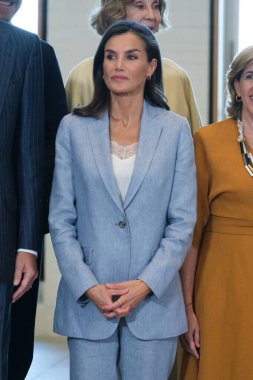 İspanya Kraliçesi Letizia 30 Mayıs 2024 tarihinde İspanya 'nın Madrid kentinde bulunan Kraliyet Koleksiyonları Galerisi' nin himayesi ile bir toplantıya katıldı.. 