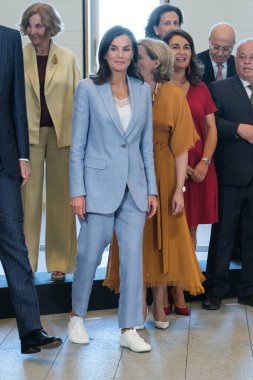 İspanya Kraliçesi Letizia 30 Mayıs 2024 tarihinde İspanya 'nın Madrid kentinde bulunan Kraliyet Koleksiyonları Galerisi' nin himayesi ile bir toplantıya katıldı.. 