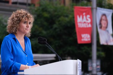 6 Haziran 2024 'te Madrid İspanya' da, Plaza de Callao 'da yapılan 9J Avrupa seçimlerinin kampanya kapanışı sırasında Avrupa' da yapılacak olan Dolors Montserrat seçim listesinin başında yer aldı.