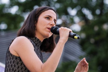 Ione Belarra, Podems 'in 9J Avrupa seçimleri için yapılan seçim kampanyasının sonunda, 7 Haziran 2024 tarihinde Madrid İspanya' da