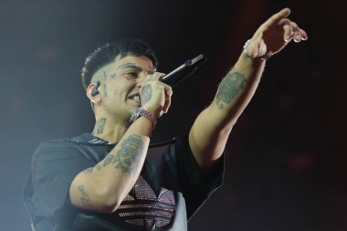 Arjantinli şarkıcı Duki, 8 Haziran 2024 'te İspanya' nın Madrid şehrinde Santiago Bernabeu Stadyumu 'nda bir konser verdi.. 