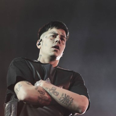 Arjantinli şarkıcı Duki, 8 Haziran 2024 'te İspanya' nın Madrid şehrinde Santiago Bernabeu Stadyumu 'nda bir konser verdi.. 