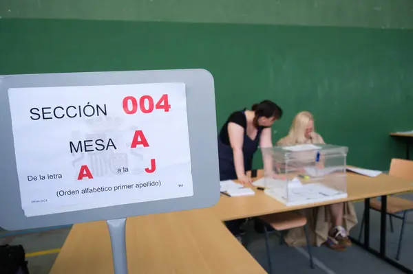 stock image People to vote at a polling station during  the vote in the European Election 9J at the Ramiro de Maetzu in Madrid, June 9, 2024 Spain