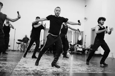 Dansçı Manuel Lian, 10 Haziran 2024 'te Madrid' de Centro Coreografico Kanalı 'nda 