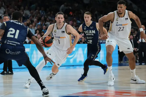 Real Madrid 'den Fabien Causeur Liga ACB Endesa Final maçı sırasında Real Madrid ile UCAM Murcia arasında 10 Haziran 2024 tarihinde Madrid, İspanya' da oynandı.. 