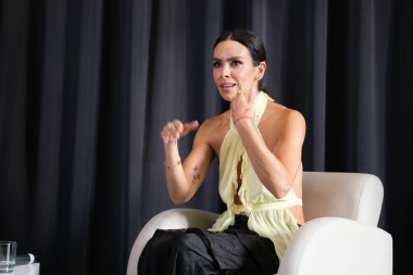 Cristina Pedroche yeni kitabı Gracias al Miedo 'yu 11 Haziran 2024' te İspanya 'nın Madrid şehrinde Circulo de Bellas Artes' te sunar..