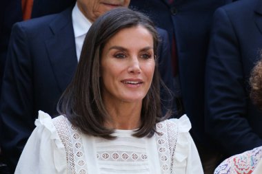 İspanya Kraliçesi Letizia 12 Haziran 2024 'te İspanya' nın Madrid kentinde bulunan geleneksel Öğrenci Konutunu (Residencia de Estudiantes) ziyaret eder..