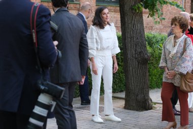 İspanya Kraliçesi Letizia 12 Haziran 2024 'te İspanya' nın Madrid kentinde bulunan geleneksel Öğrenci Konutunu (Residencia de Estudiantes) ziyaret eder..