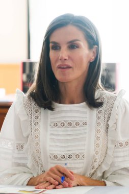 İspanya Kraliçesi Letizia 12 Haziran 2024 'te İspanya' nın Madrid kentinde bulunan geleneksel Öğrenci Konutunu (Residencia de Estudiantes) ziyaret eder..