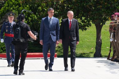 Türkiye cumhurbaşkanı Recep Tayyip Erdoğan, 13 Haziran 2024 'te İspanya' nın başkenti Madrid 'deki Moncloa Sarayı' nda Başbakan Pedro Sanchez 'i ziyaret etti.