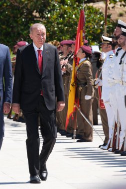 Türkiye cumhurbaşkanı Recep Tayyip Erdoğan, 13 Haziran 2024 'te İspanya' nın başkenti Madrid 'deki Moncloa Sarayı' nda Başbakan Pedro Sanchez 'i ziyaret etti.