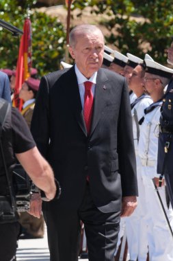 Türkiye cumhurbaşkanı Recep Tayyip Erdoğan, 13 Haziran 2024 'te İspanya' nın başkenti Madrid 'deki Moncloa Sarayı' nda Başbakan Pedro Sanchez 'i ziyaret etti.