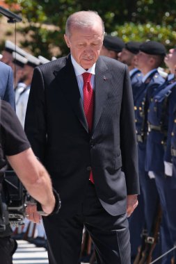 Türkiye cumhurbaşkanı Recep Tayyip Erdoğan, 13 Haziran 2024 'te İspanya' nın başkenti Madrid 'deki Moncloa Sarayı' nda Başbakan Pedro Sanchez 'i ziyaret etti.