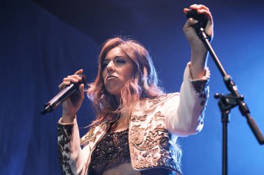 Şarkıcı Marina Carmona, 16 Haziran 2024 'te Madrid' deki Sala Villanos 'ta konser vermektedir.