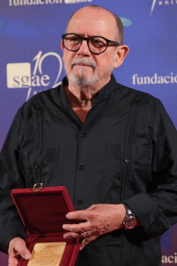 Silvio Rodrguez 17 Haziran 2024 'te Madrid' de verilen 125 SGAE madalyası için yapılan fotoğraf çağrısına katıldı.